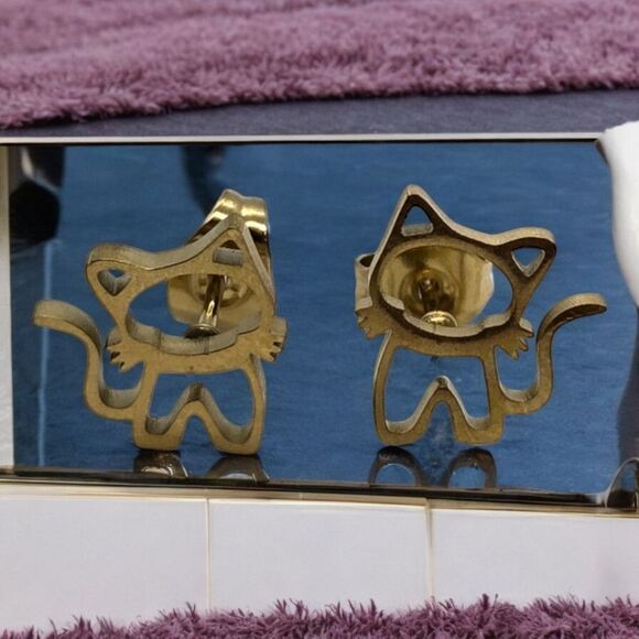 Cat Gold Plated Stainless Steel Earrings Pierced Ears Studs Cat Mom Lady Gift - Picture 5 of 7